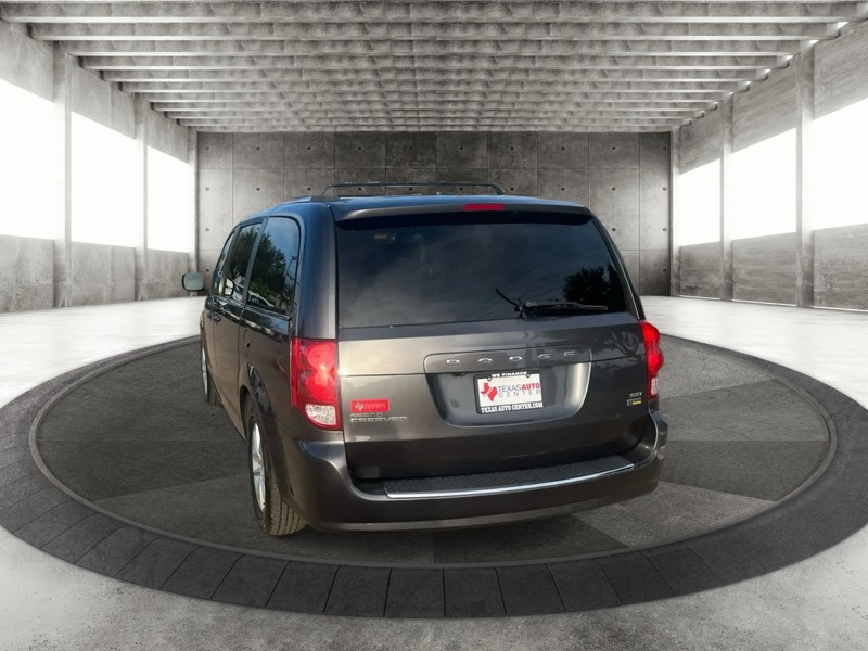 Dodge Grand Caravan Vehicle Full-screen Gallery Image 8