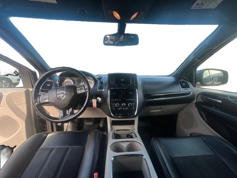 Dodge Grand Caravan Vehicle Full-screen Gallery Image 15