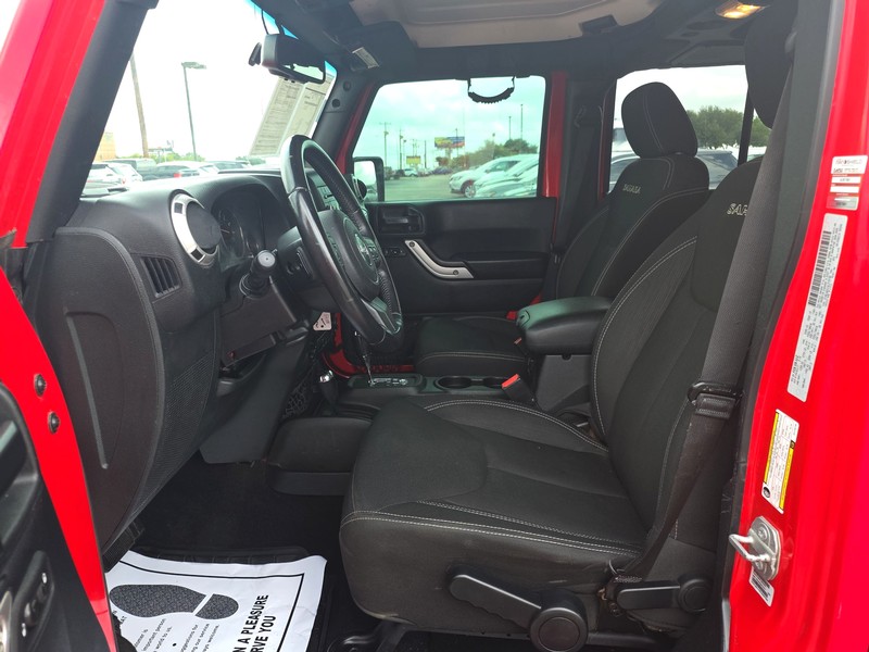 Jeep Wrangler Unlimited Vehicle Full-screen Gallery Image 9