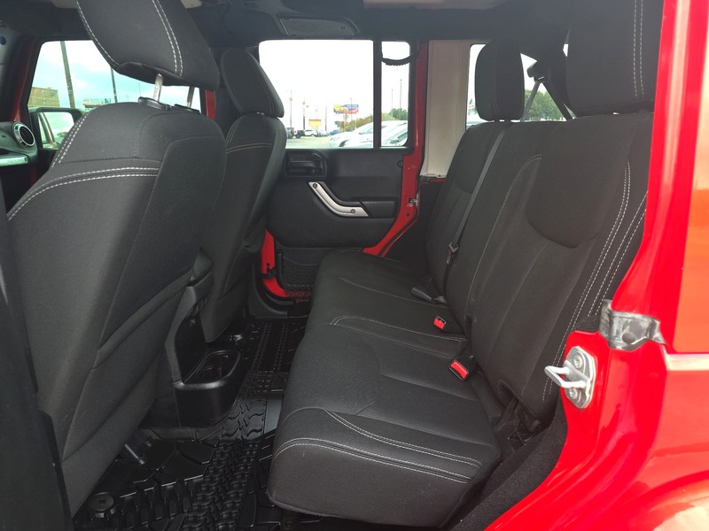 Jeep Wrangler Unlimited Vehicle Full-screen Gallery Image 10