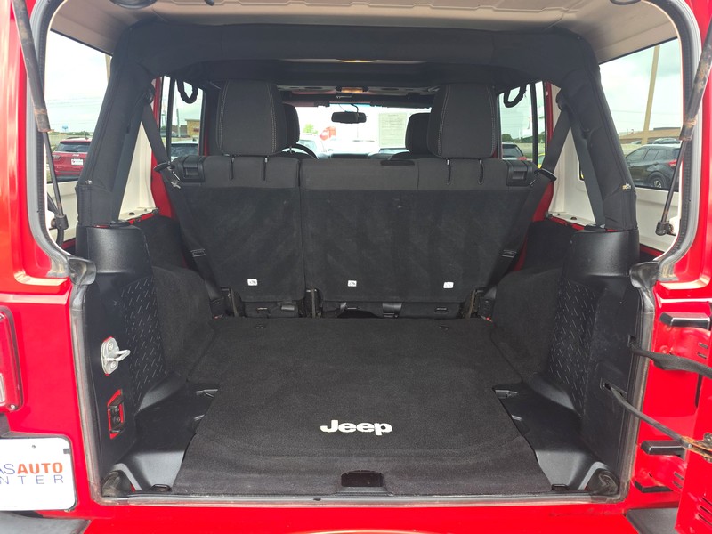 Jeep Wrangler Unlimited Vehicle Full-screen Gallery Image 11