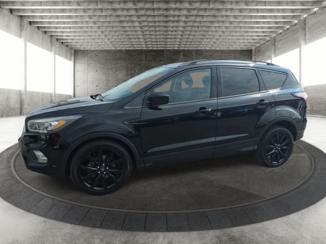 Ford Escape Vehicle Full-screen Gallery Image 02