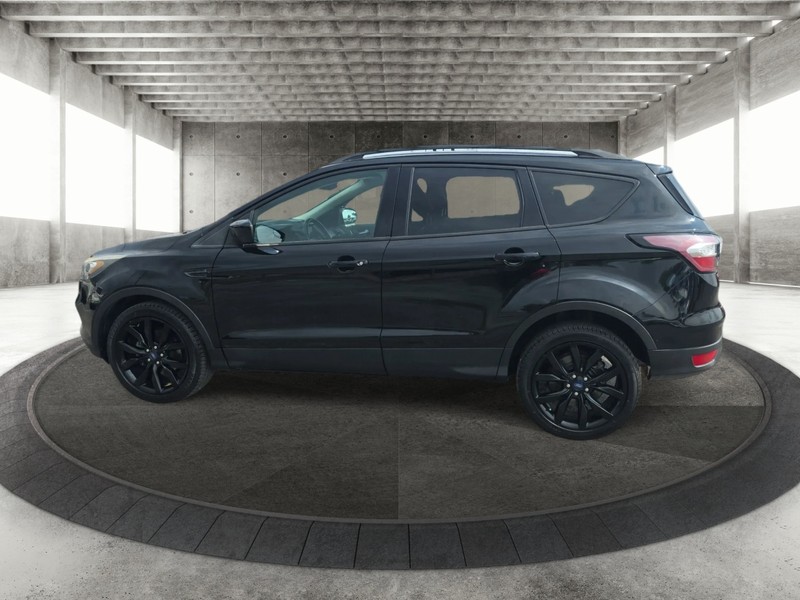 Ford Escape Vehicle Full-screen Gallery Image 5