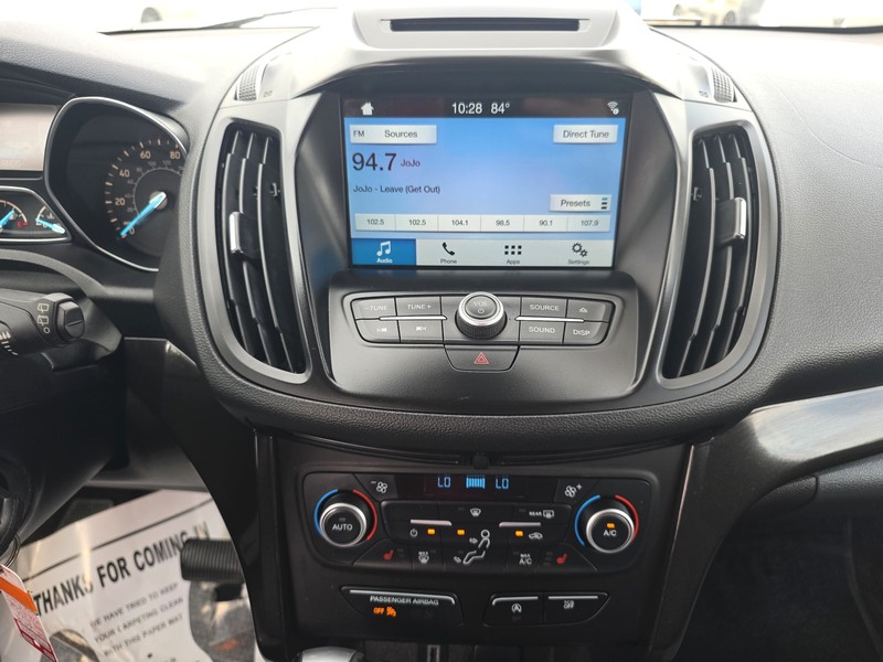 Ford Escape Vehicle Full-screen Gallery Image 12