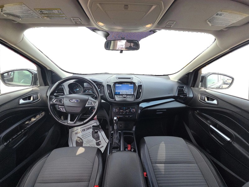Ford Escape Vehicle Full-screen Gallery Image 15