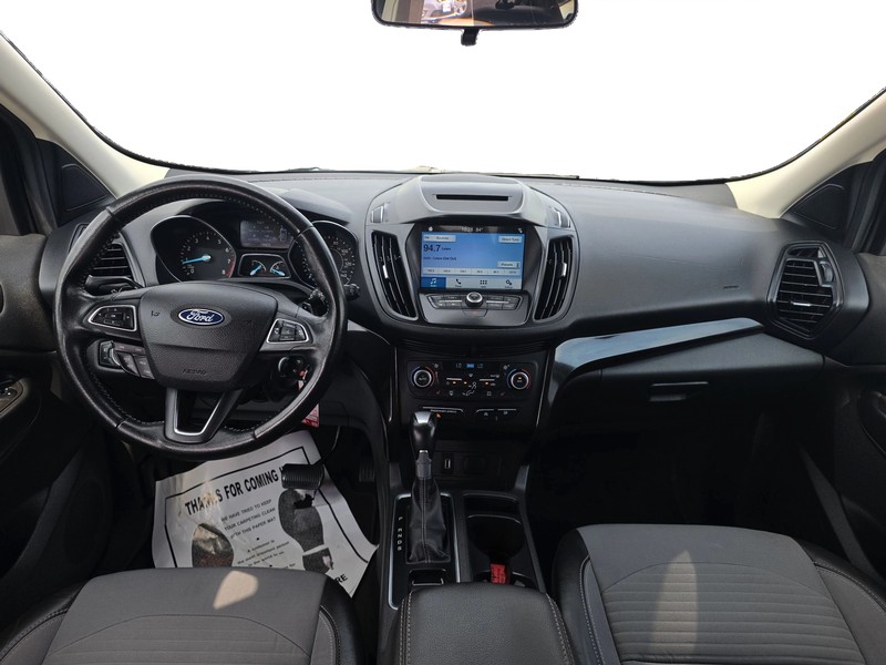 Ford Escape Vehicle Full-screen Gallery Image 16