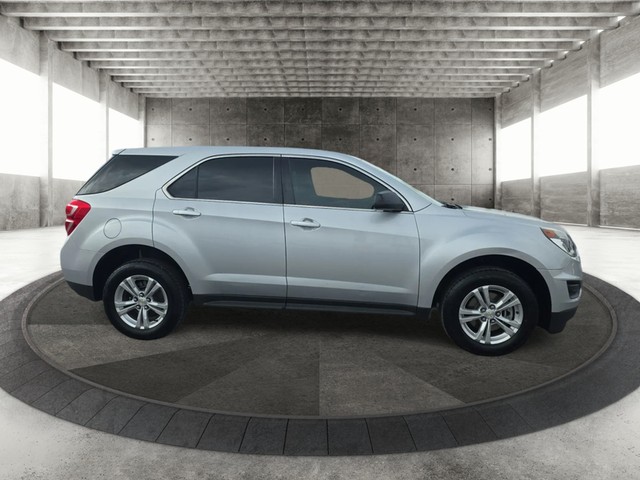 Chevrolet Equinox Vehicle Full-screen Gallery Image 04