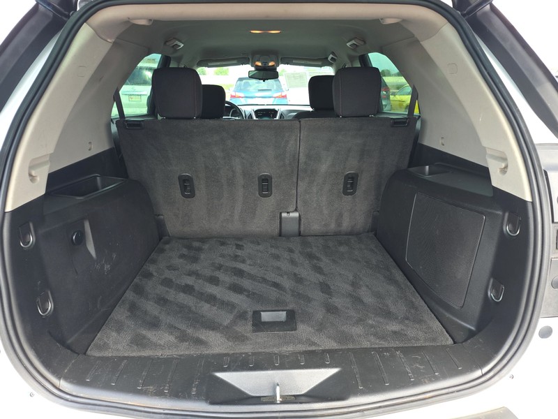 Chevrolet Equinox Vehicle Full-screen Gallery Image 11