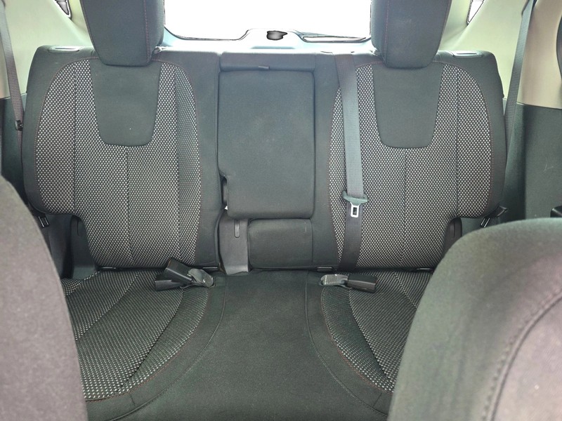Chevrolet Equinox Vehicle Full-screen Gallery Image 13