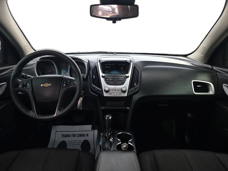 Chevrolet Equinox Vehicle Full-screen Gallery Image 16