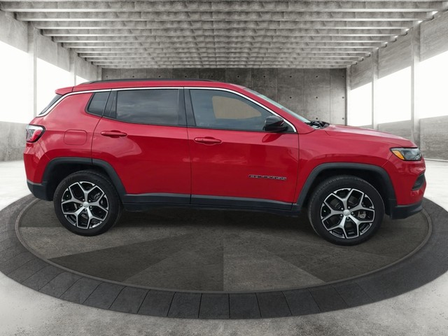 Jeep Compass Vehicle Full-screen Gallery Image 04