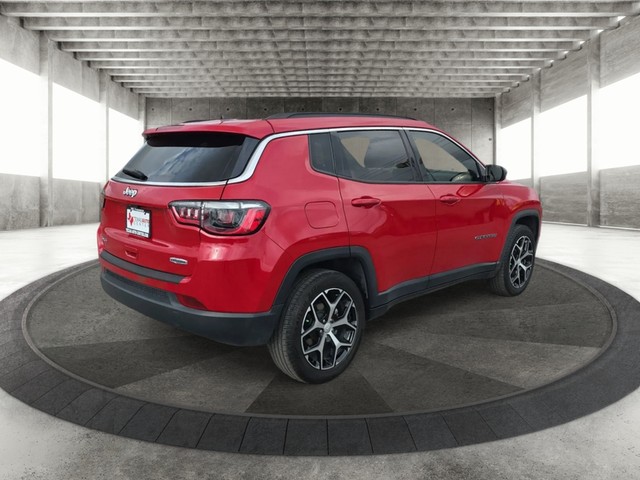 Jeep Compass Vehicle Full-screen Gallery Image 07