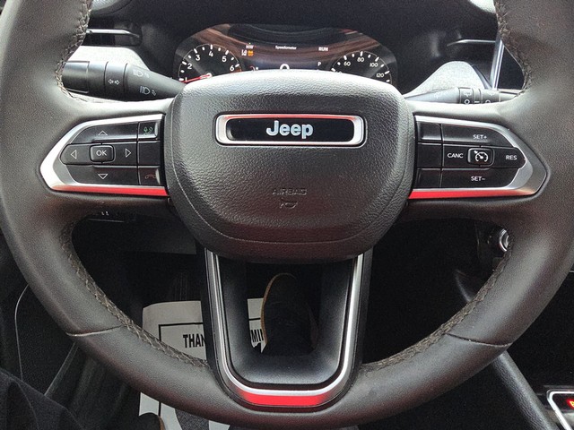 Jeep Compass Vehicle Full-screen Gallery Image 14