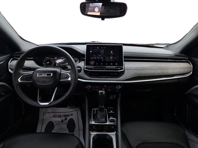 Jeep Compass Vehicle Full-screen Gallery Image 16