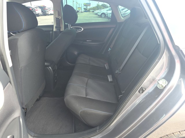 Nissan Sentra Vehicle Full-screen Gallery Image 10