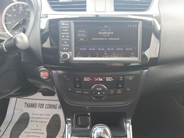 Nissan Sentra Vehicle Full-screen Gallery Image 11