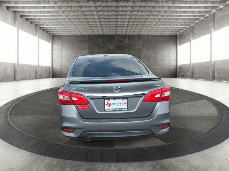 Nissan Sentra Vehicle Full-screen Gallery Image 6