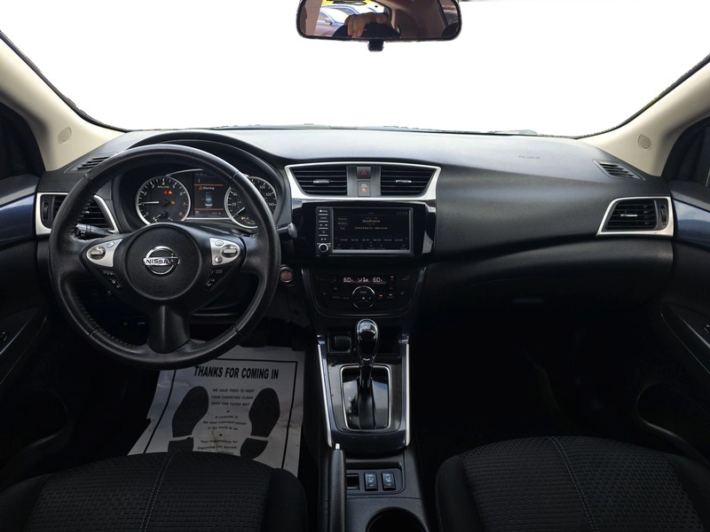 Nissan Sentra Vehicle Full-screen Gallery Image 15
