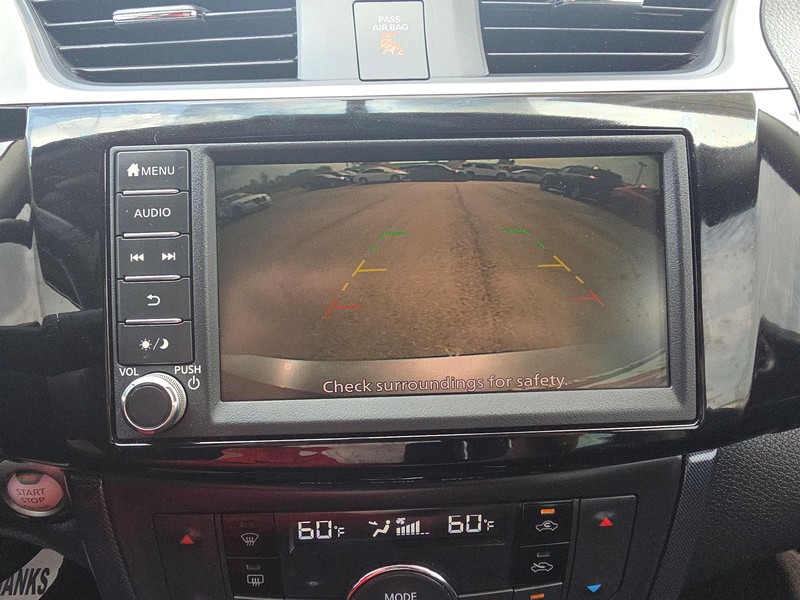 Nissan Sentra Vehicle Full-screen Gallery Image 16