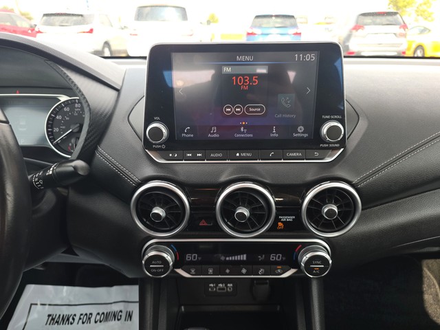 Nissan Sentra Vehicle Full-screen Gallery Image 11