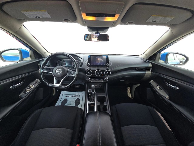 Nissan Sentra Vehicle Full-screen Gallery Image 14