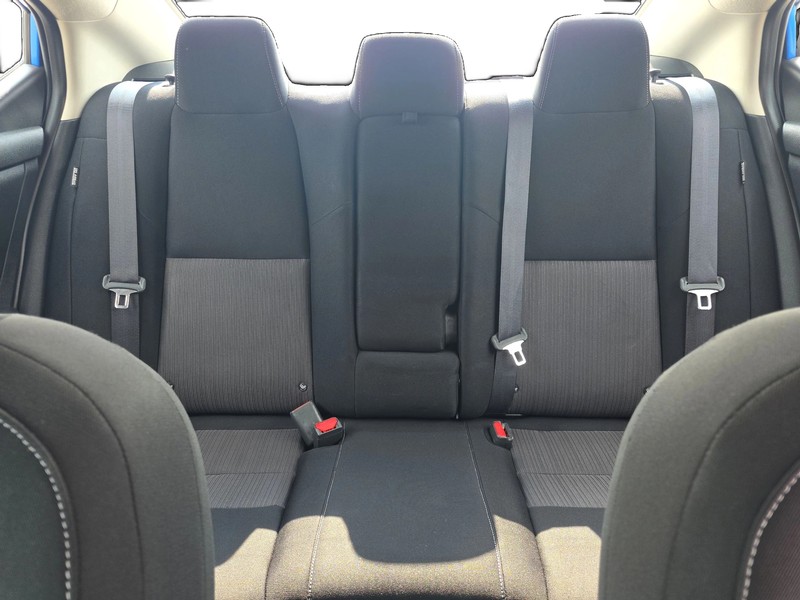 Nissan Sentra Vehicle Full-screen Gallery Image 12