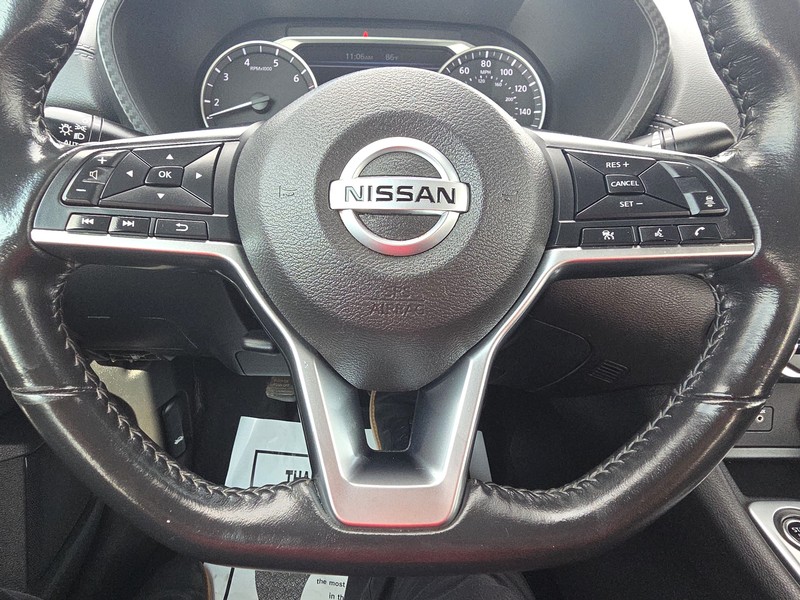 Nissan Sentra Vehicle Full-screen Gallery Image 13