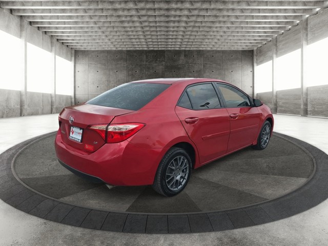 Toyota Corolla Vehicle Full-screen Gallery Image 07