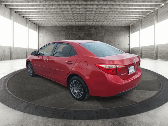 Toyota Corolla Vehicle Full-screen Gallery Image 08