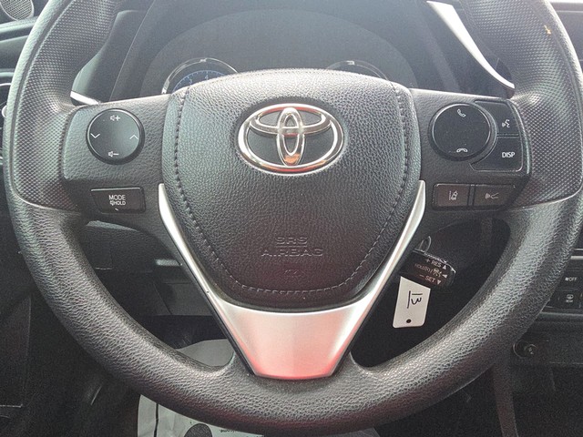 Toyota Corolla Vehicle Full-screen Gallery Image 13
