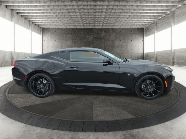 Chevrolet Camaro Vehicle Full-screen Gallery Image 04