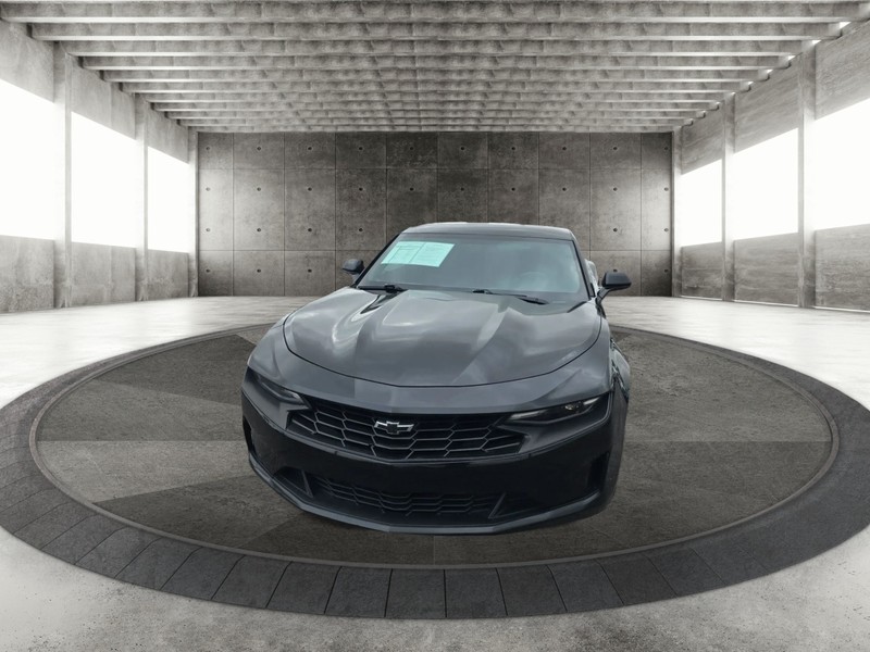 Chevrolet Camaro Vehicle Full-screen Gallery Image 3
