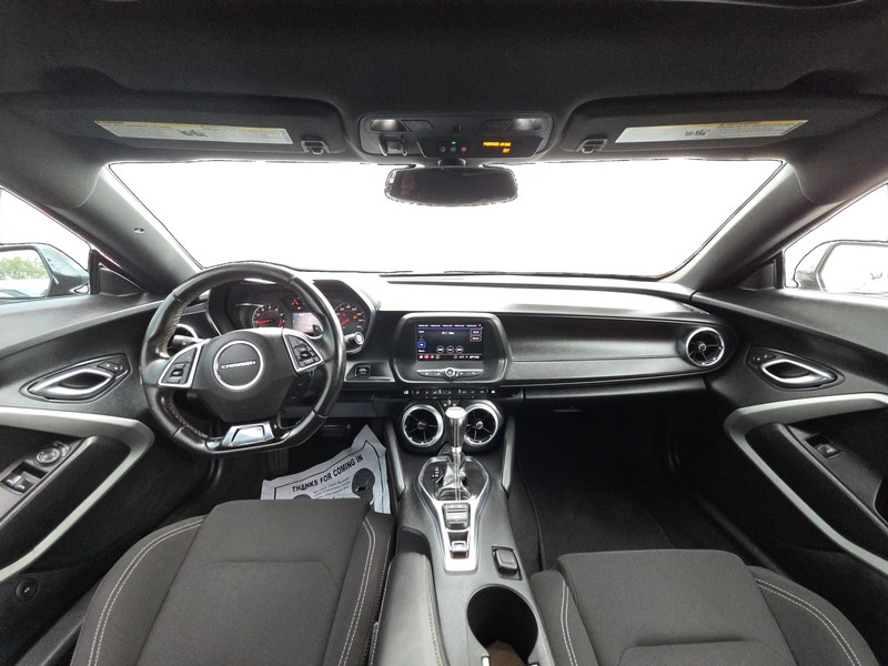 Chevrolet Camaro Vehicle Full-screen Gallery Image 13
