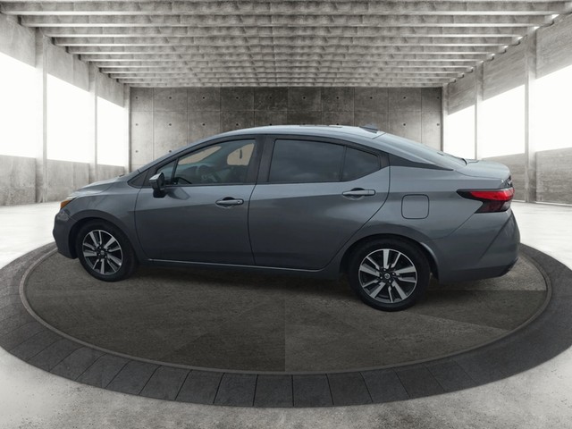 Nissan Versa Vehicle Full-screen Gallery Image 05