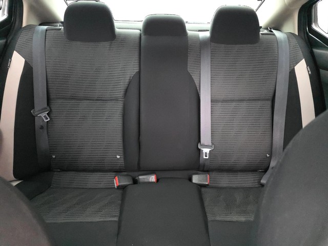 Nissan Versa Vehicle Full-screen Gallery Image 12