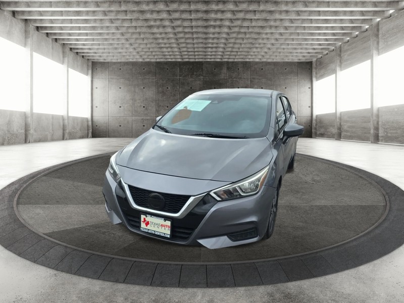 Nissan Versa Vehicle Full-screen Gallery Image 3