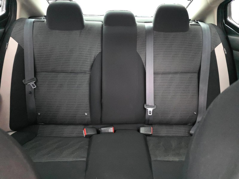 Nissan Versa Vehicle Full-screen Gallery Image 12