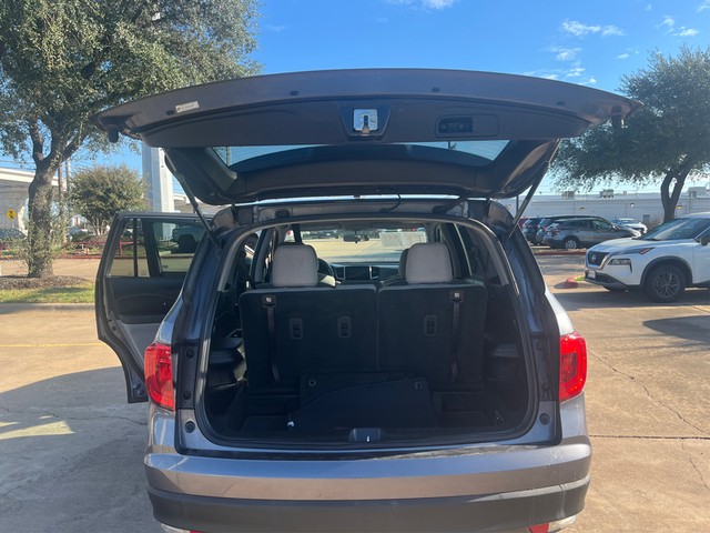 Honda Pilot Vehicle Full-screen Gallery Image 11