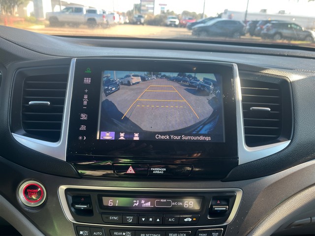 Honda Pilot Vehicle Full-screen Gallery Image 17