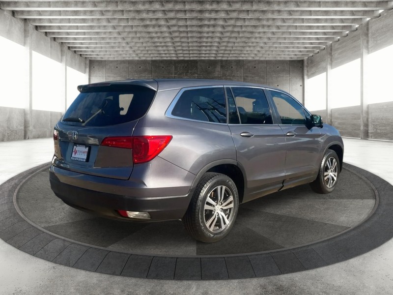 Honda Pilot Vehicle Full-screen Gallery Image 7