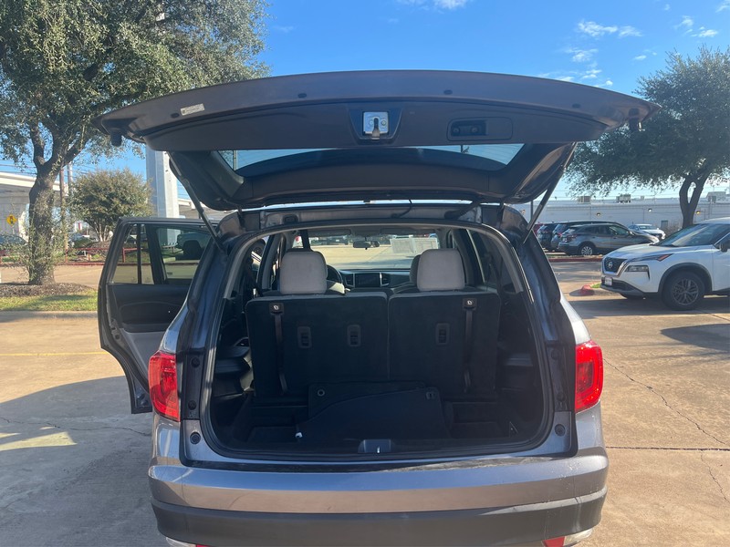 Honda Pilot Vehicle Full-screen Gallery Image 11