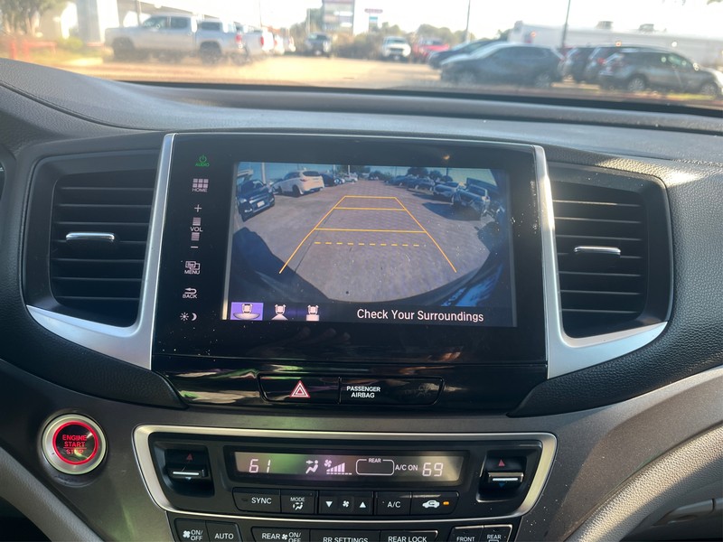 Honda Pilot Vehicle Full-screen Gallery Image 17