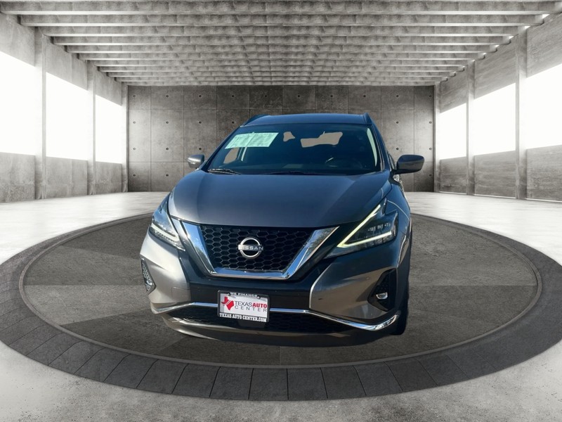 Nissan Murano Vehicle Full-screen Gallery Image 3