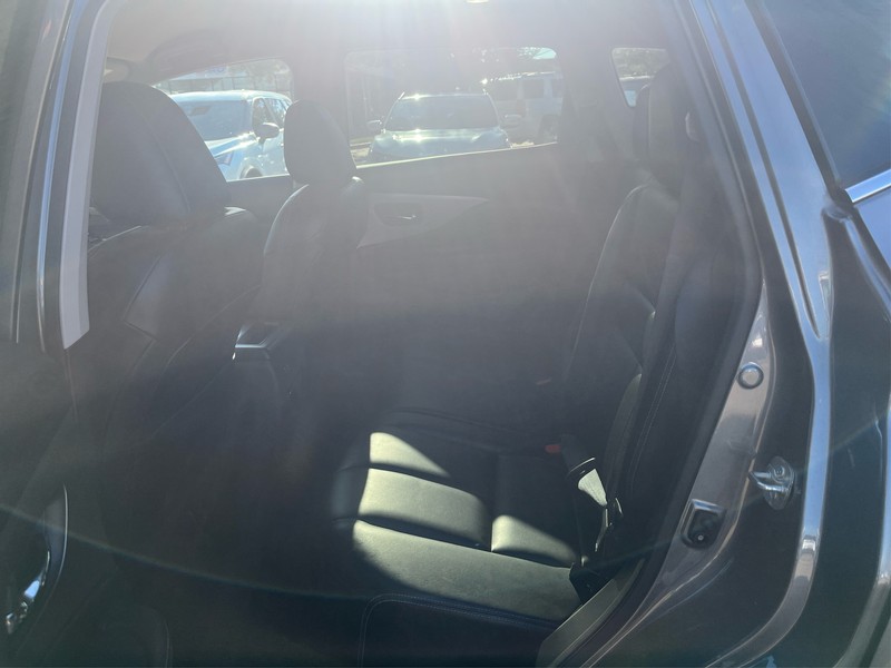 Nissan Murano Vehicle Full-screen Gallery Image 10