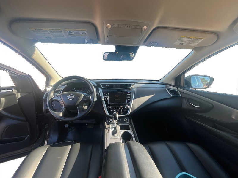 Nissan Murano Vehicle Full-screen Gallery Image 15