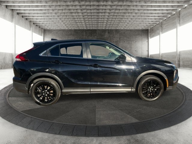 Mitsubishi Eclipse Cross Vehicle Full-screen Gallery Image 04