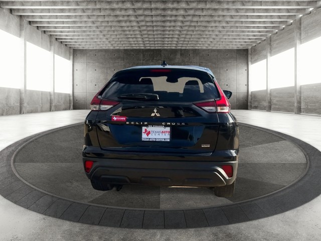 Mitsubishi Eclipse Cross Vehicle Full-screen Gallery Image 06