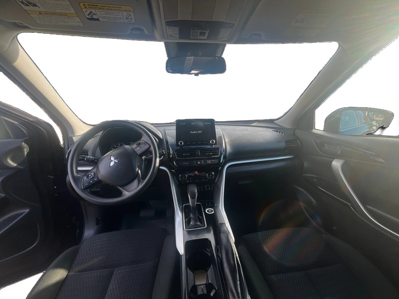 Mitsubishi Eclipse Cross Vehicle Full-screen Gallery Image 15