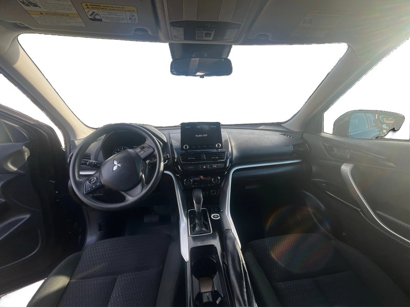 Mitsubishi Eclipse Cross Vehicle Full-screen Gallery Image 16