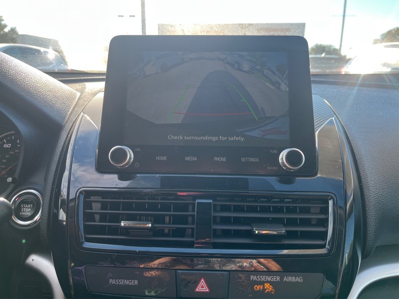 Mitsubishi Eclipse Cross Vehicle Full-screen Gallery Image 18